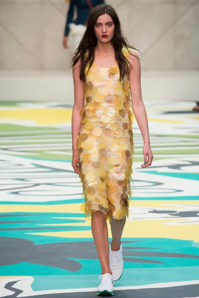 Look 3
